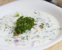 Окрошка на кефире с жареной картошкой