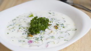 Окрошка на кефире с жареной картошкой