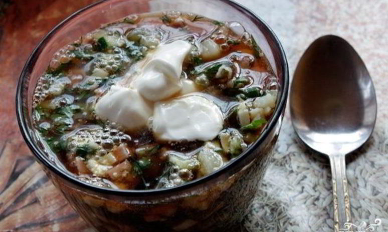 Рецепт окрошки на квасе с колбасой