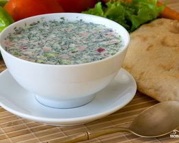 Окрошка с копченой колбасой