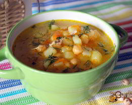 Куриный суп с нутом и овощами