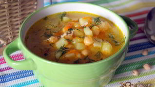 Куриный суп с нутом и овощами