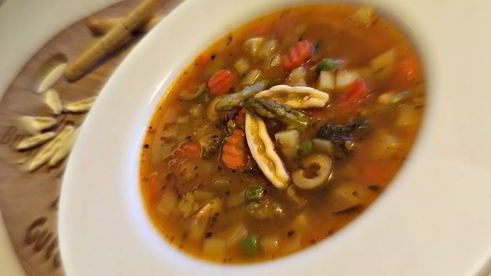 минестроне со спаржей и артишоками