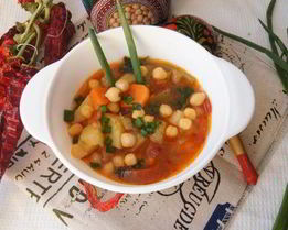 Овощной суп чили с нутом
