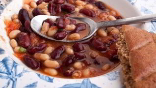 Овощной суп с брюквой и фасолью