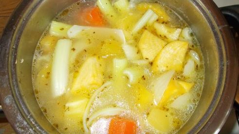 воскресный крем-суп с цыпленком и овощами