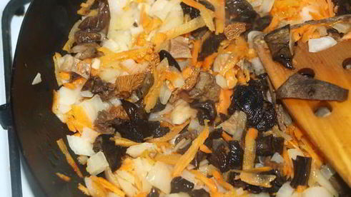 кислые щи с сухими грибами