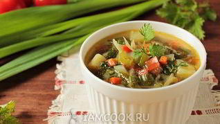 Постные зеленые щи с крапивой и китайским чесноком