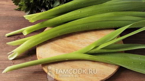 постные зеленые щи с крапивой и китайским чесноком