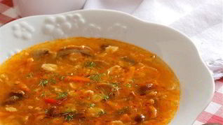 Щи из квашеной капусты на грибном бульоне