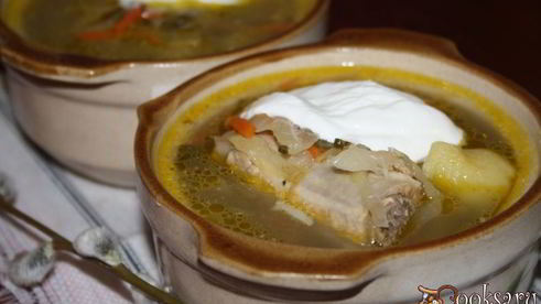 щи с квашеной капустой и молодым щавлем