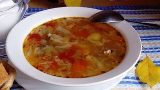 Щи со свиными ребрышками