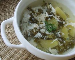 Зеленые щи из щавеля с яйцом без мяса