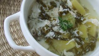 Зеленые щи из щавеля с яйцом без мяса