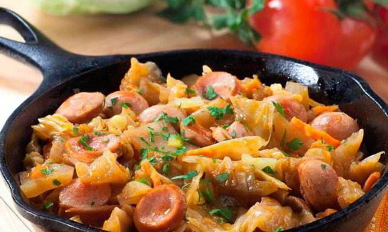 Рецепт ароматной солянки с сосисками