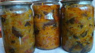 Солянка с баклажанами и капустой