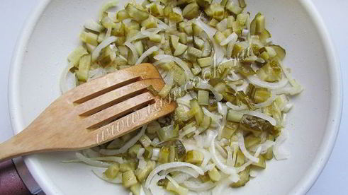 солянка с колбасой и курицей