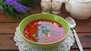 Солянка с курицей и колбасой