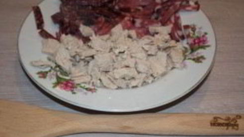 солянка с курицей и колбасой