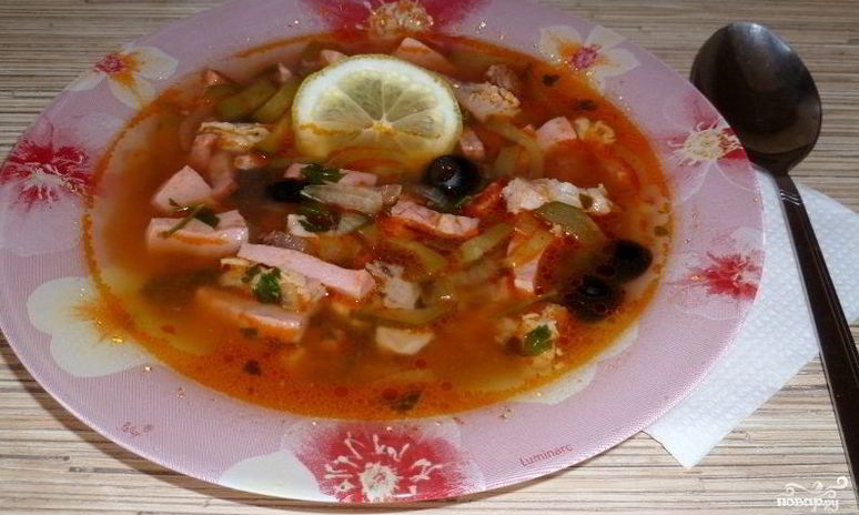 Рецепт солянки с мясом и колбасой