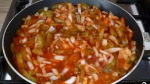 солянка с мясом и колбасой