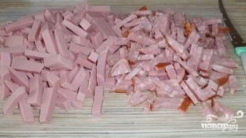 солянка с мясом и колбасой