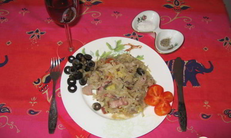 Рецепт солянки тушеной свиной с вешенками