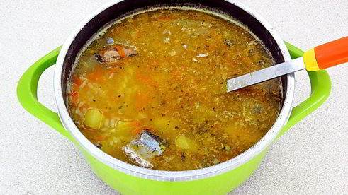 суп из рыбной консервы с рисом