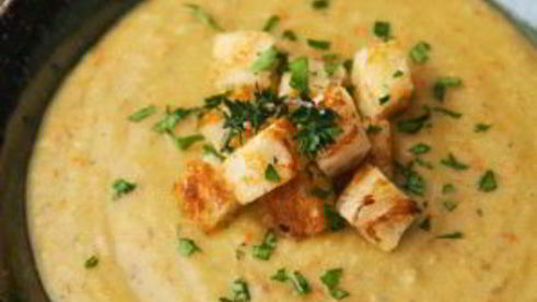 гороховый суп-пюре с сухариками