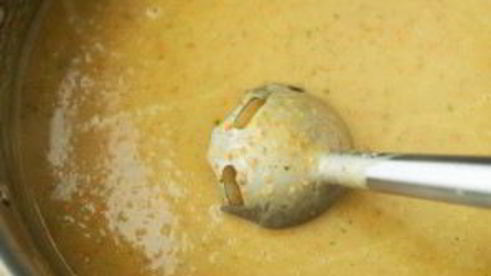 гороховый суп-пюре с сухариками