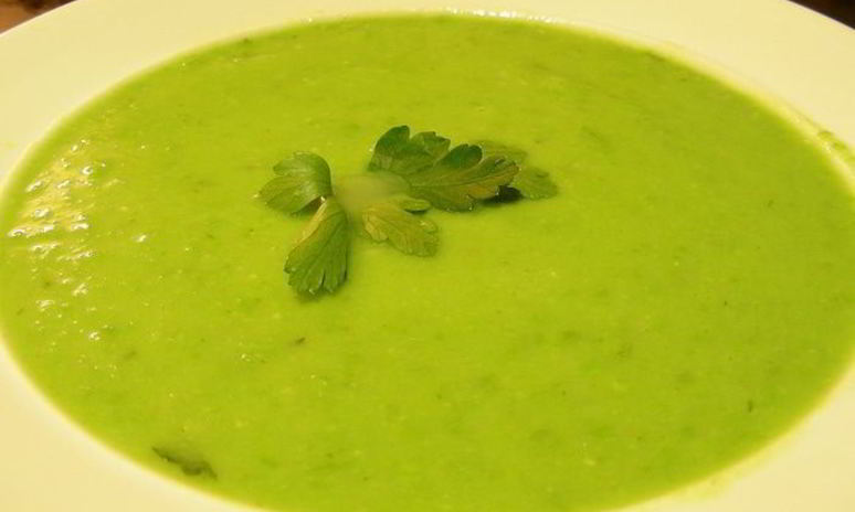 Рецепт легкого супа-пюре с зеленым горошком и эстрагоном