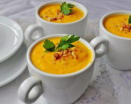 Морковно-сливочный суп-пюре с карри и ананасами