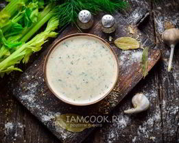 Суп-пюре из сельдерея и замороженных овощей со сливками