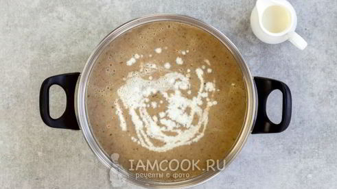 суп-пюре из шампиньонов с чесноком