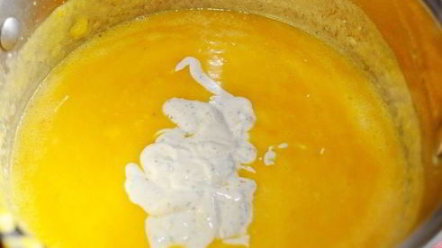 суп-пюре из тыквы с тахиной