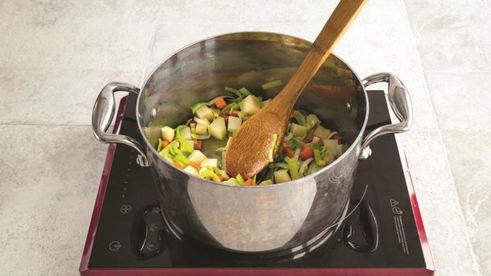 суп-пюре с кнелями из лосося