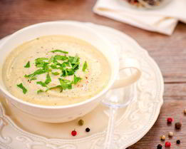 Суп-пюре с куриной печенкой и цуккини