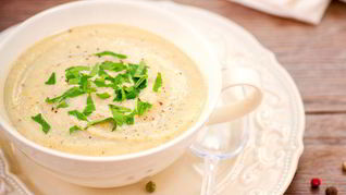 Суп-пюре с куриной печенкой и цуккини