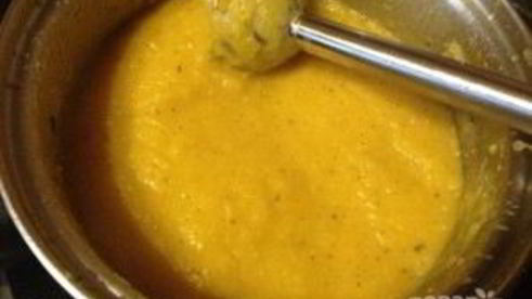 суп-пюре с тыквой и сельдереем