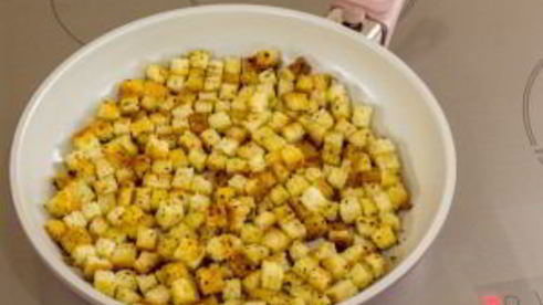 тыквенный суп-пюре с ароматными сухариками