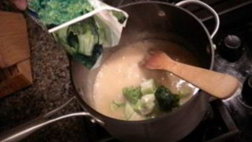 суп с брокколи и сыром по-быстрому