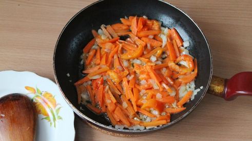 суп с охотничьими колбасками