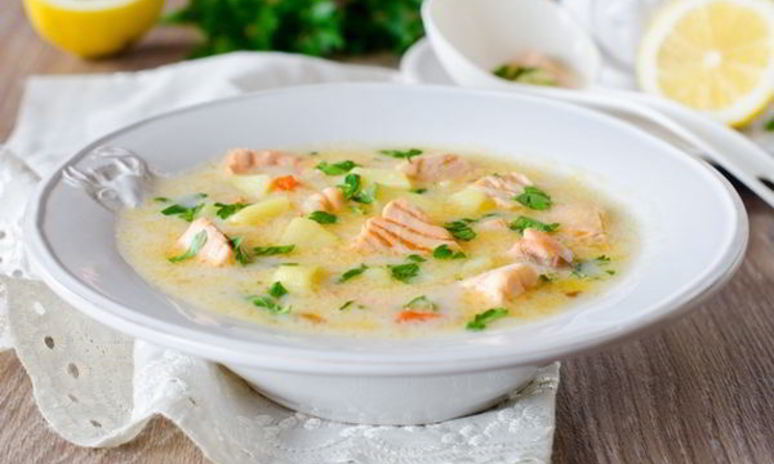 Рецепт легкого сырного супа с лососем
