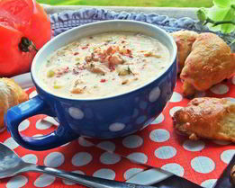 Сырный суп с лососем и рисом