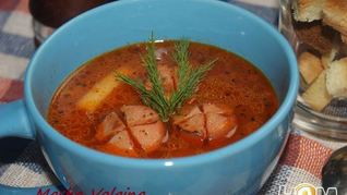 Томатный суп с сосисками