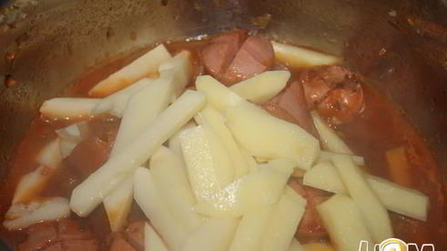 томатный суп с сосисками