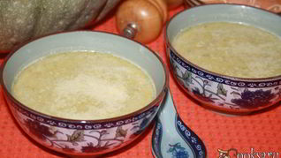 Тыквенный суп с луком пореем и пармезаном