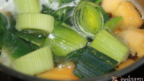 тыквенный суп с луком пореем и пармезаном