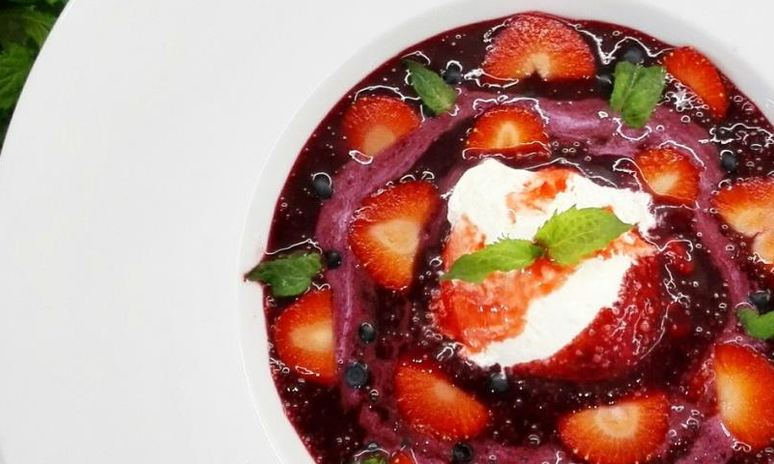 Рецепт ягодного супа с мороженным