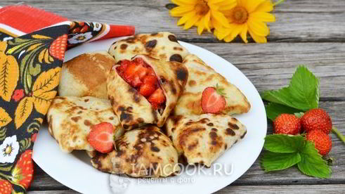 блинчики с клубникой